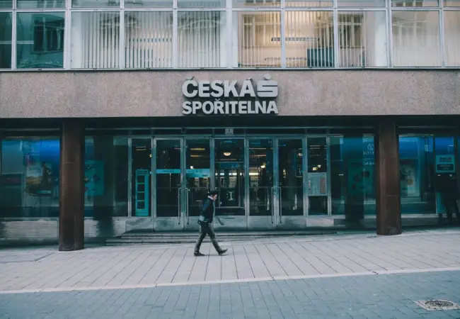 Česká spořitelna výpadek: Výpadek české spořitelny: Vláda reaguje na situaci s cenami pohonných hmot