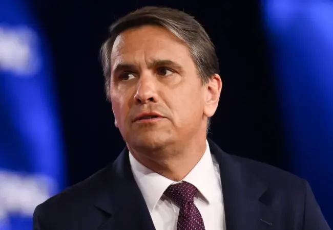 Epstein: Nové informace o skandálu a jeho dopadech