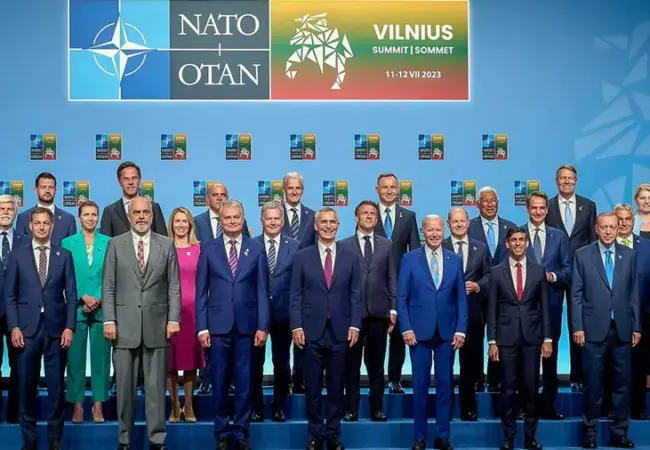 Summit NATO v Ankaře: Účast české delegace v nejistotě