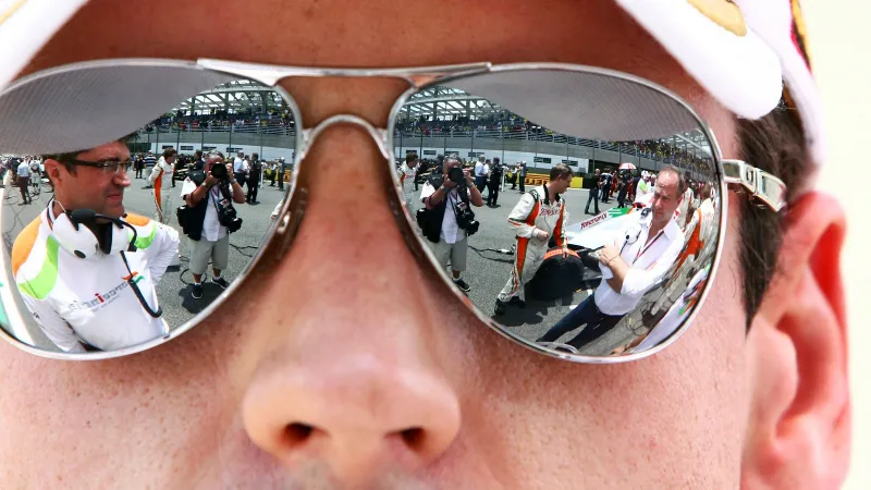 F1: Adrian Sutil ve vazbě a jeho Koenigsegg One:1 nezvěstný